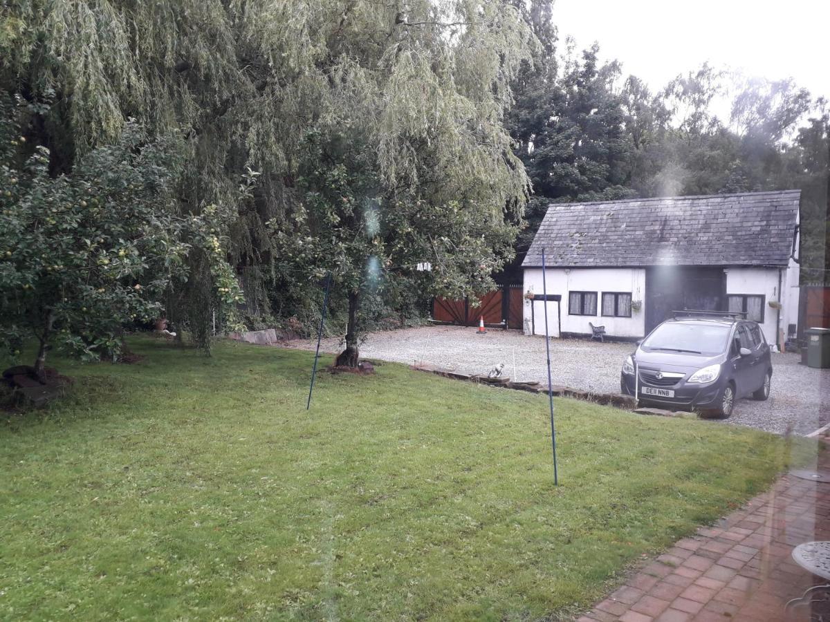 Brook Barn B&B Hale  Exteriör bild