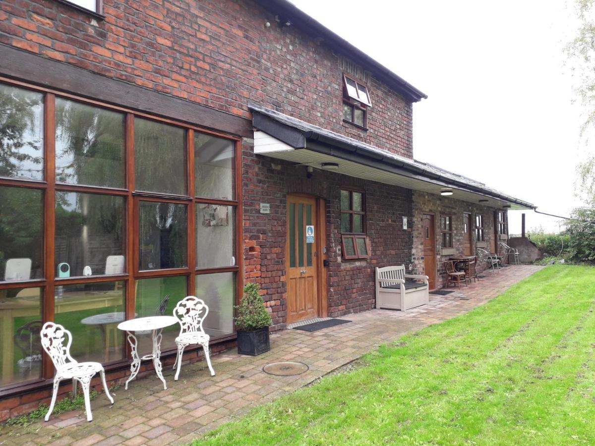Brook Barn B&B Hale  Exteriör bild