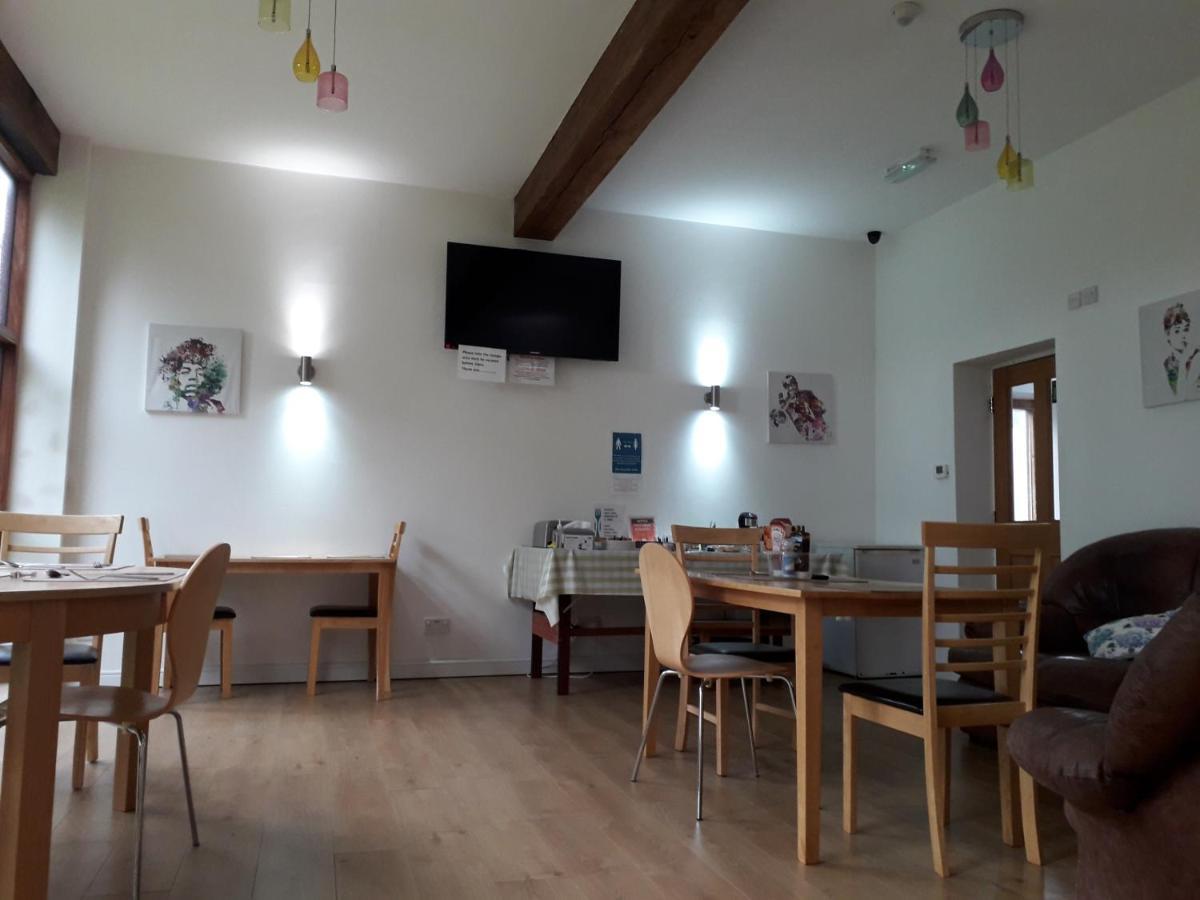 Brook Barn B&B Hale  Exteriör bild