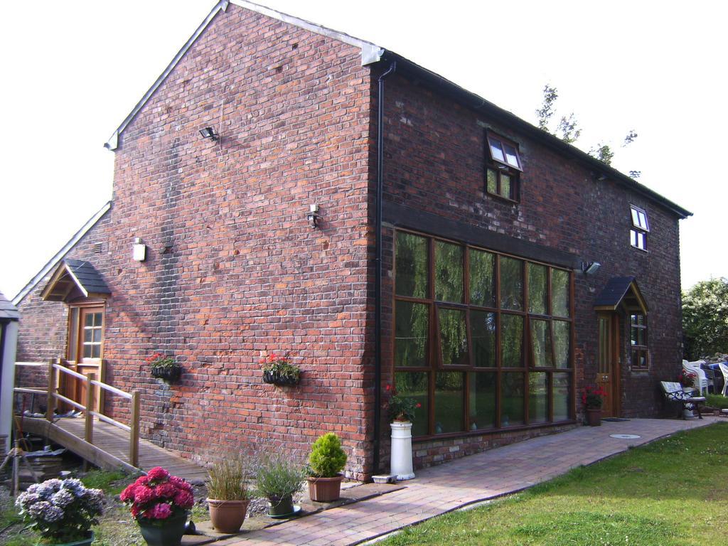Brook Barn B&B Hale  Exteriör bild