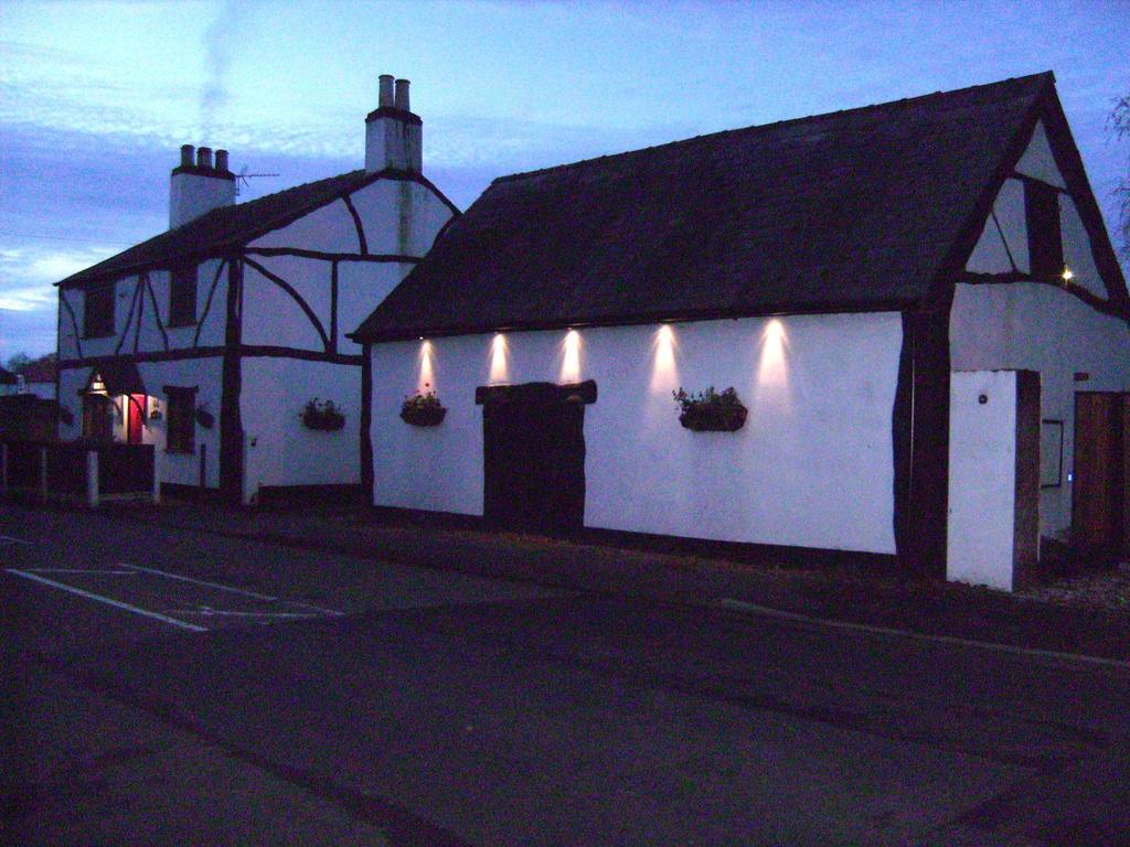 Brook Barn B&B Hale  Exteriör bild