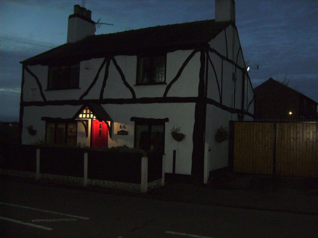 Brook Barn B&B Hale  Exteriör bild