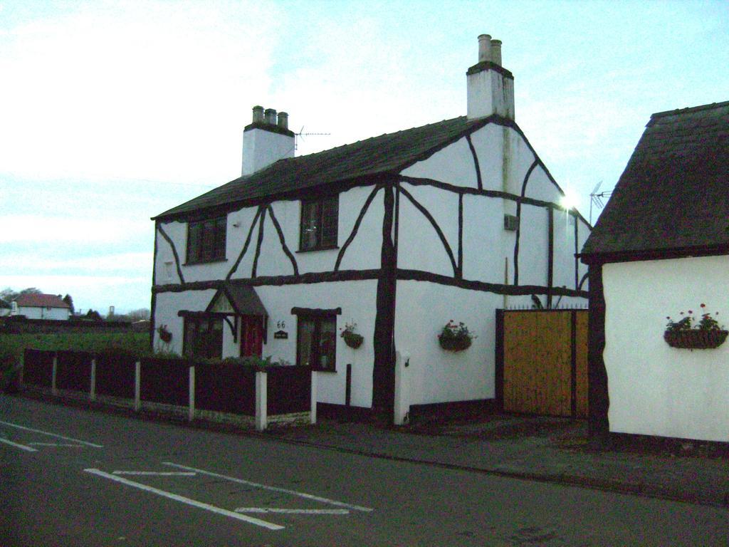 Brook Barn B&B Hale  Exteriör bild