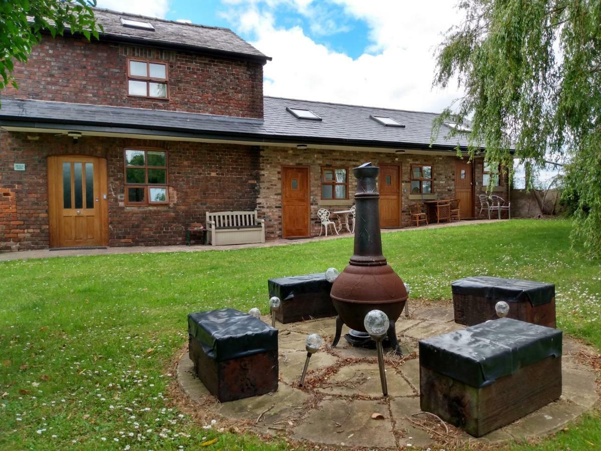 Brook Barn B&B Hale  Exteriör bild